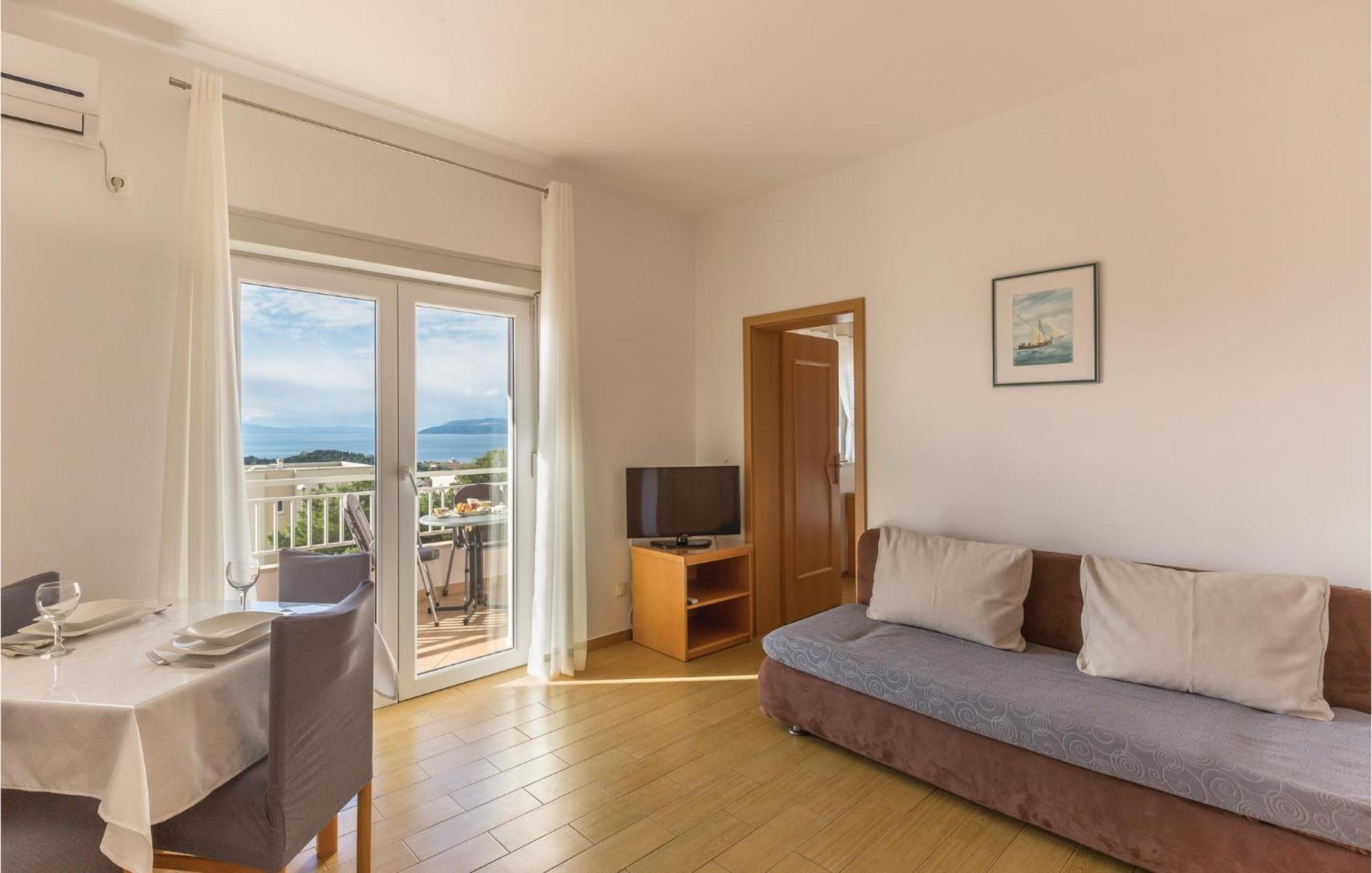 1 Bedroom Stunning Apartment In Makarska Eksteriør bilde