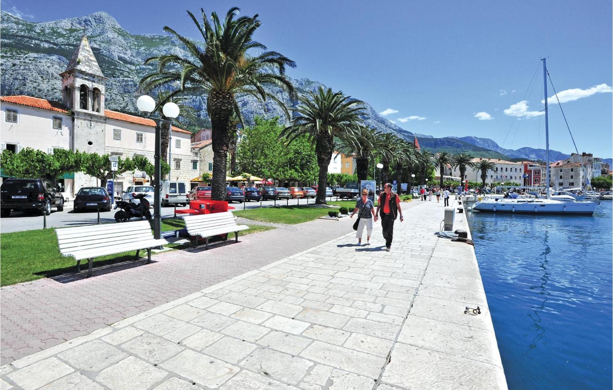 1 Bedroom Stunning Apartment In Makarska Eksteriør bilde